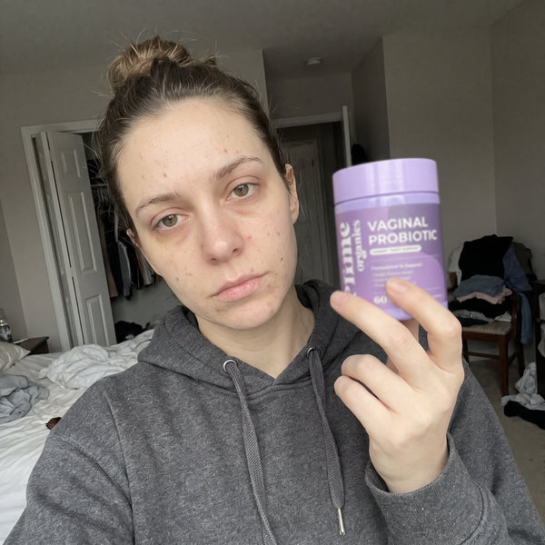 Simone B. holding the jar